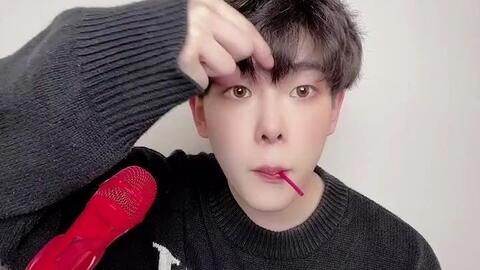 女生说在吃瓜子怎么回复,女生品味生活瞬间