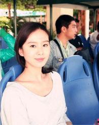 娱乐吃瓜女星看秀争座位,吃瓜女星看秀争座位背后的恩怨情仇